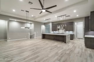 Photo #3: 6323400 Listing