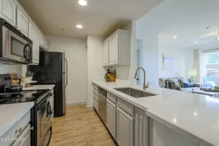 Photo #5: 6324398 Listing