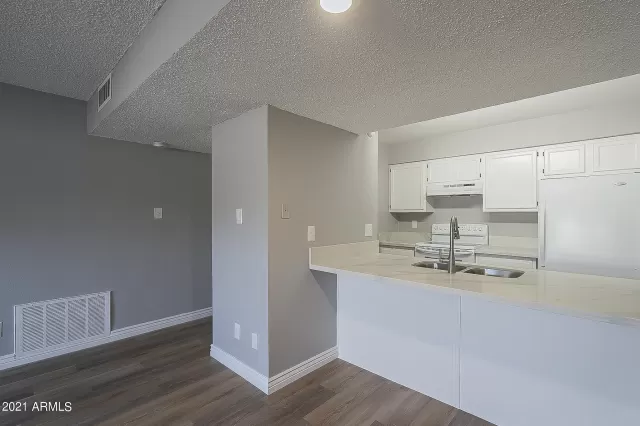 MLS: 6324433 Condo For Sale