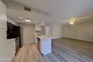 Photo #4: 6324619 Listing