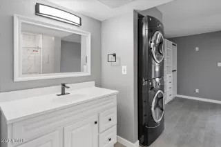 Photo #5: 6325185 Listing