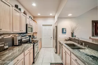Photo #5: 6325308 Listing