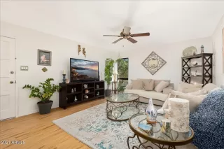 Photo #4: 6325599 Listing