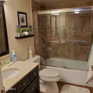 Photo #5: 6325805 Listing