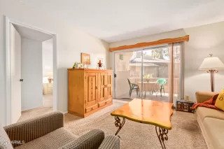 Photo #5: 6326345 Listing