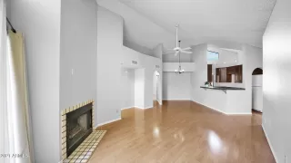 Photo #5: 6326661 Listing