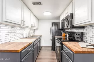 Photo #3: 6326888 Listing