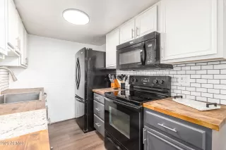 Photo #4: 6326888 Listing