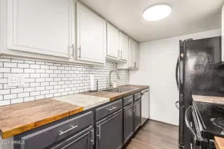 Photo #5: 6326888 Listing