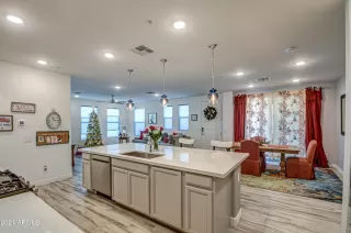 Photo #4: 6326932 Listing