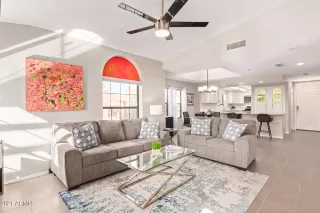 Photo #4: 6327296 Listing