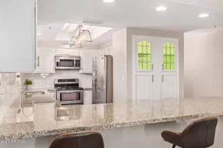 Photo #6: 6327296 Listing