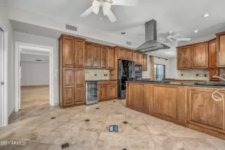 Photo #5: 6327446 Listing