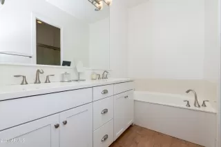 Photo #5: 6327495 Listing