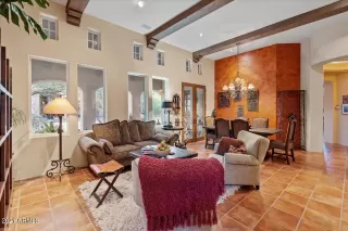 Photo #5: 6327540 Listing