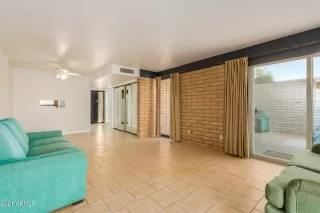 Photo #4: 6327605 Listing