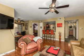 Photo #2: 6327700 Listing 