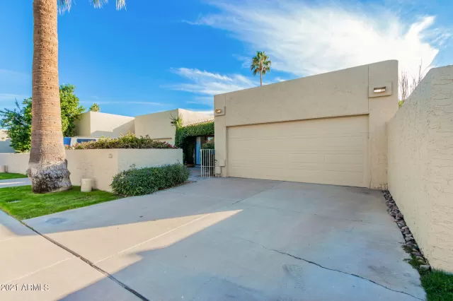 MLS: 6327727 Condo For Sale