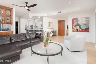 Photo #2: 6327966 Listing