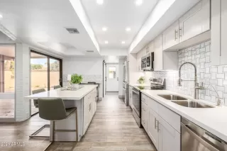 Photo #3: 6328522 Listing