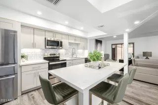 Photo #5: 6328522 Listing