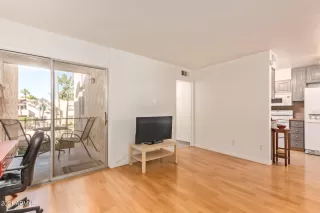 Photo #3: 6328723 Listing