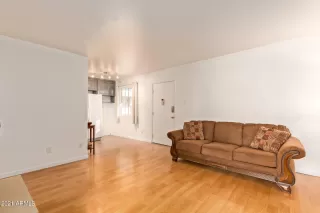Photo #4: 6328723 Listing