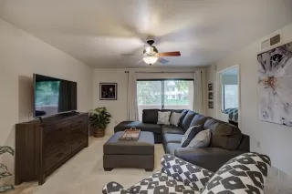 Photo #4: 6329029 Listing