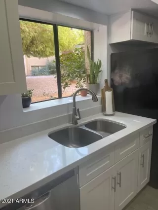 Photo #5: 6329628 Listing