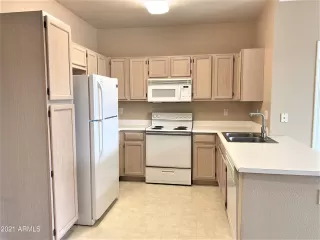 Photo #5: 6329639 Listing