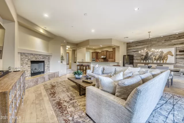 MLS: 6329812 Condo For Sale