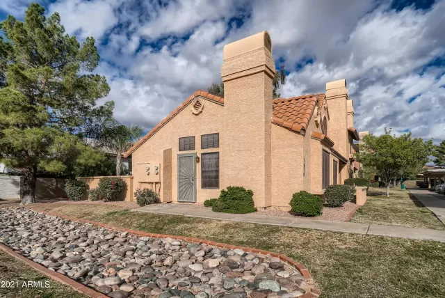 MLS: 6330086 Condo For Sale