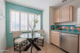 Photo #6: 6330105 Listing 