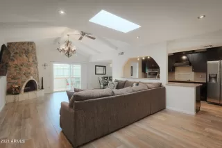 Photo #1: 6330107 Listing 