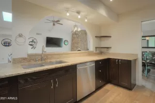 Photo #5: 6330107 Listing 