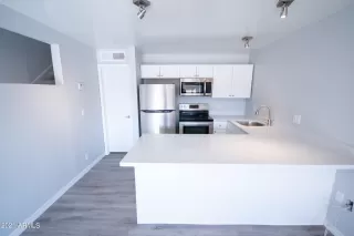 Photo #3: 6330123 Listing