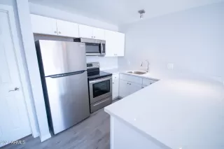 Photo #4: 6330123 Listing