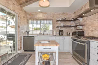 Photo #1: 6330213 Listing