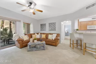 Photo #4: 6330446 Listing