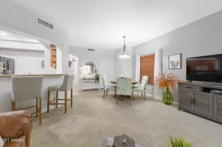 Photo #6: 6330446 Listing