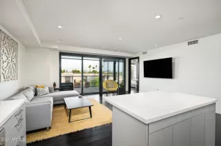 Photo #3: 6331168 Listing