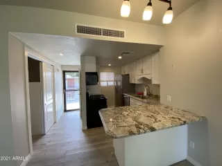 Photo #4: 6331178 Listing