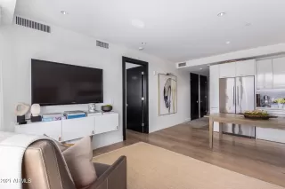 Photo #3: 6332330 Listing