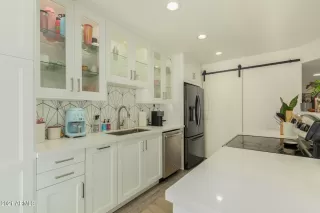 Photo #6: 6332510 Listing 