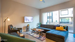 Photo #5: 6332920 Listing