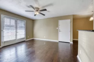 Photo #2: 6333287 Listing