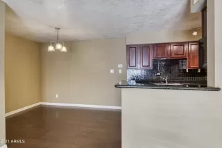 Photo #4: 6333287 Listing