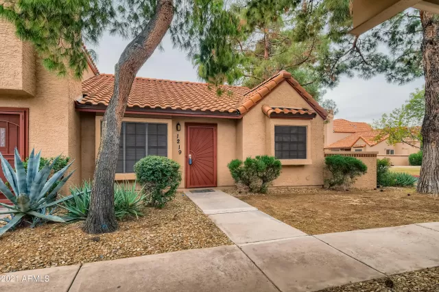 MLS: 6333305 Condo For Sale