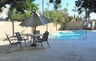 Photo #4: 6333399 Listing