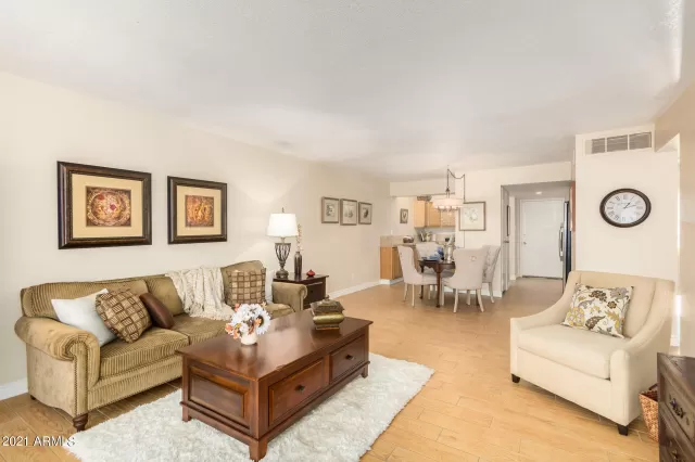 MLS: 6333608 Condo For Sale